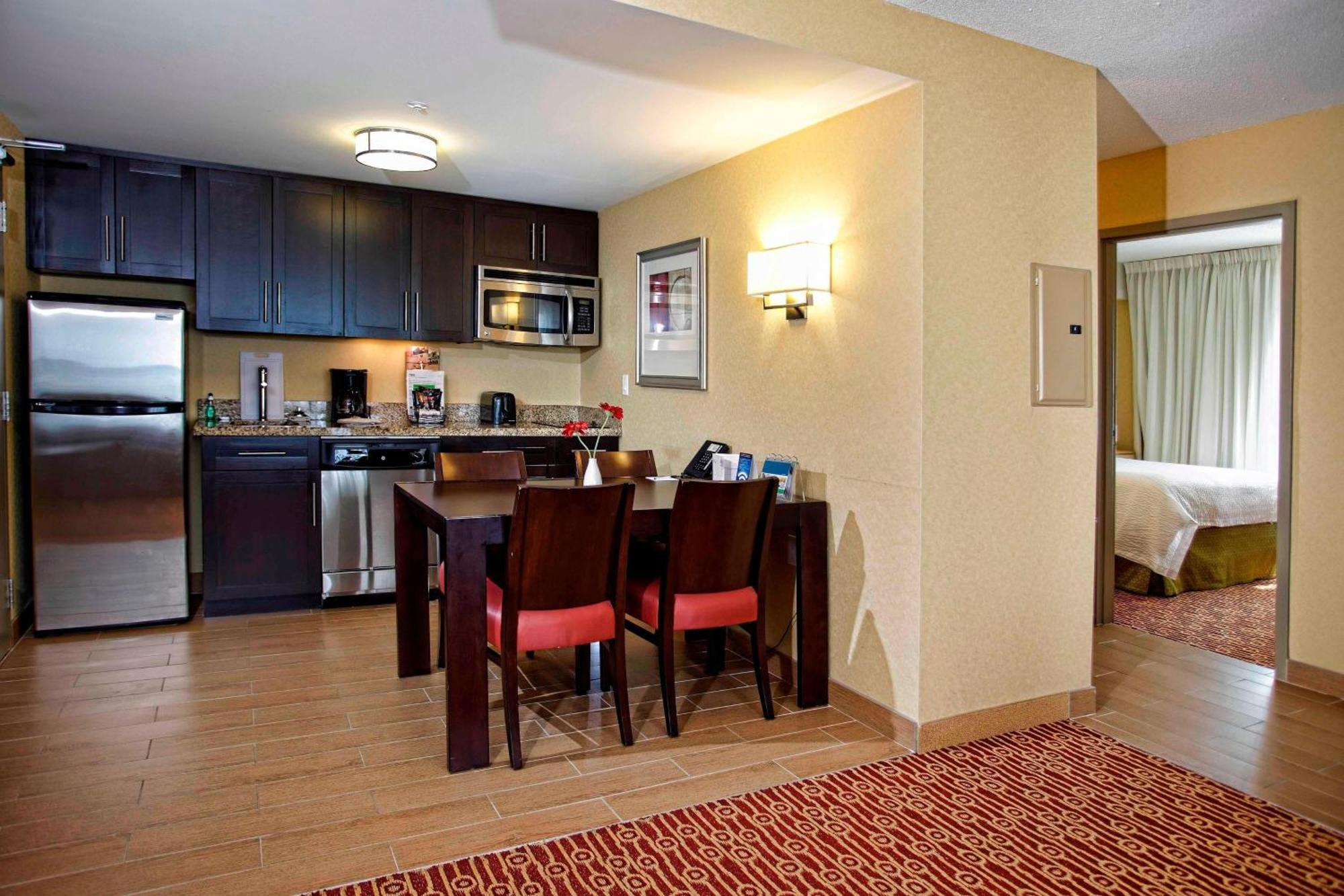 Towneplace Suites By Marriott Sudbury Eksteriør billede